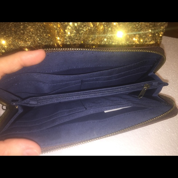 billaBONG Tassel Zip Around Wallet - Picture 9 of 11